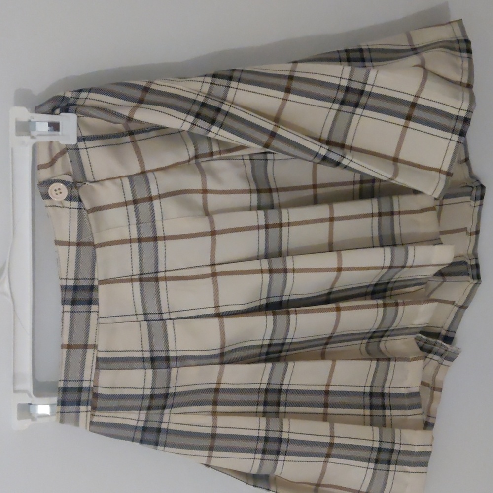 Pleated plaid skirt